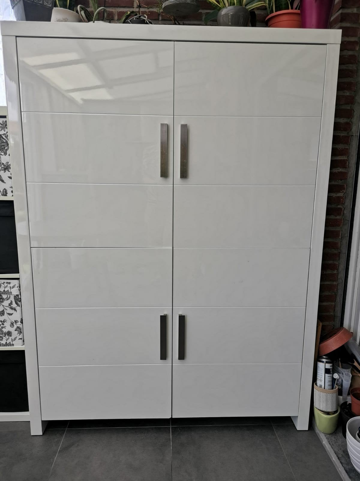 100€ mooie witte grote kast, 4deuren, telkens nog legplanken, Jardin & Terrasse, Stockage & Armoires de jardin, Enlèvement