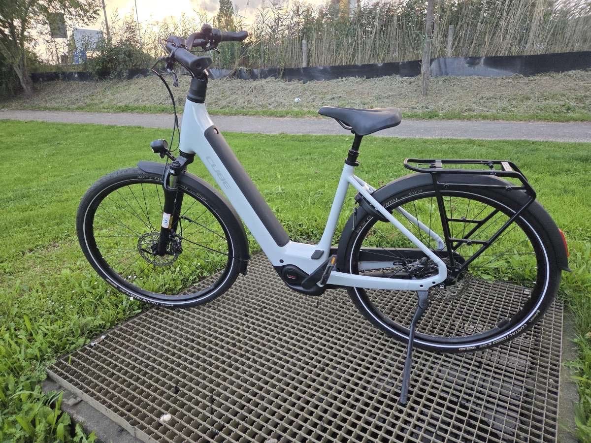 CUBE Supreme Hybrid Comfort ONE 600, Fietsen en Brommers, Ophalen of Verzenden, Zo goed als nieuw, Cube