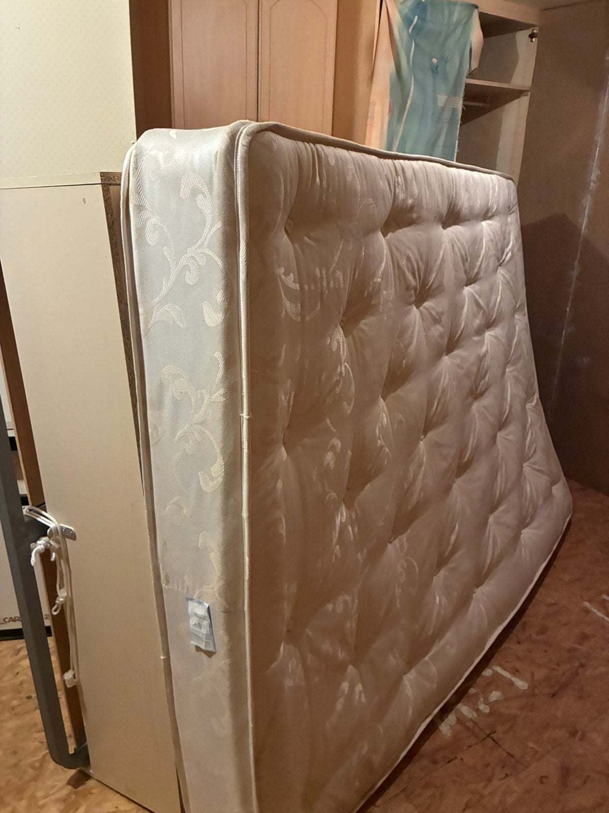 Caravan bed met opbergbak + matras, Huis en Inrichting, Ophalen, Gebruikt, Matras, Overige maten