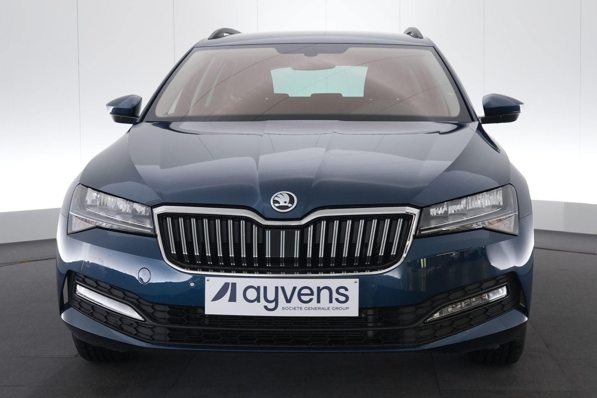 (2CCT737) SKODA SUPERB COMBI, Auto's, Stof, Blauw, Parkeersensor, Bedrijf