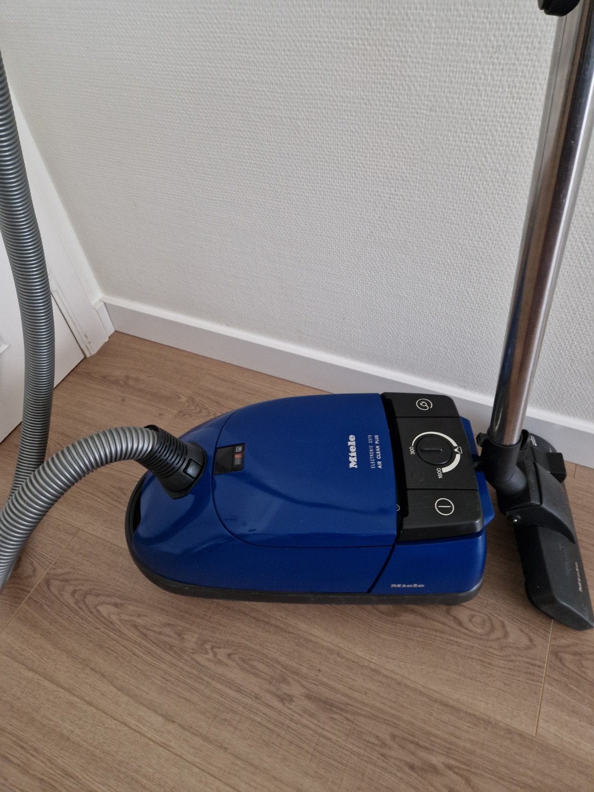Miele Electronic S370 Air Clean  Plus, Elektronische apparatuur, Stofzuigers, Ophalen of Verzenden, Stofzak, Miele