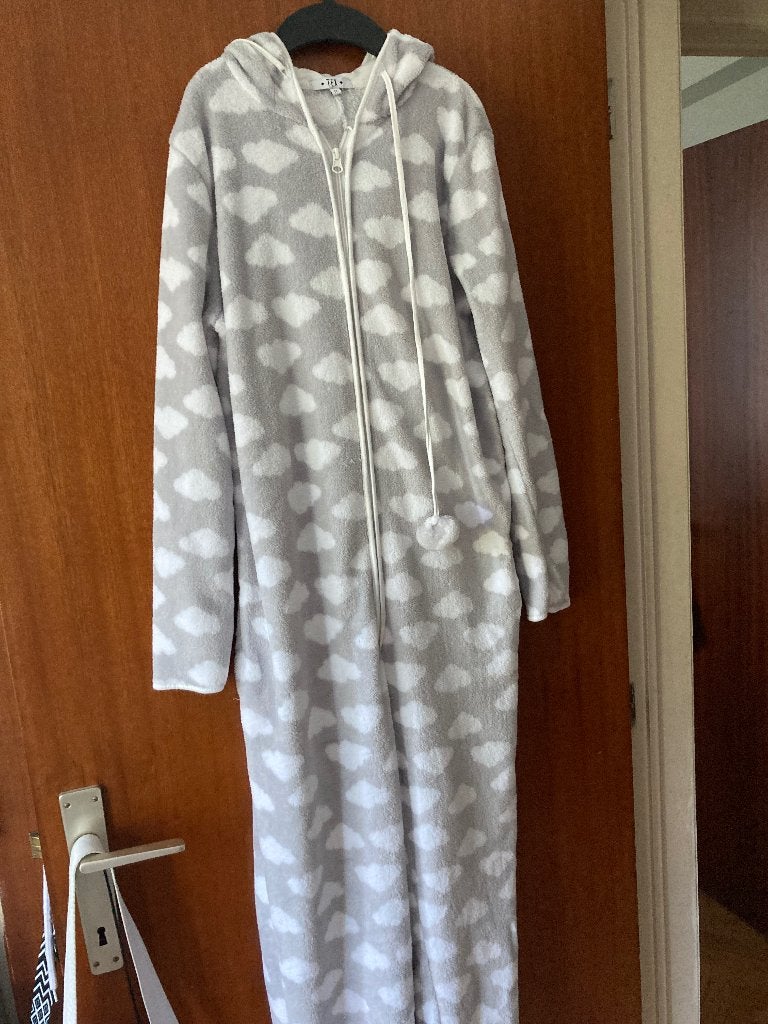 Long pyjama neuf t aile m, Vêtements | Femmes, Pyjamas, Enlèvement, Comme neuf, Taille 38/40 (M)