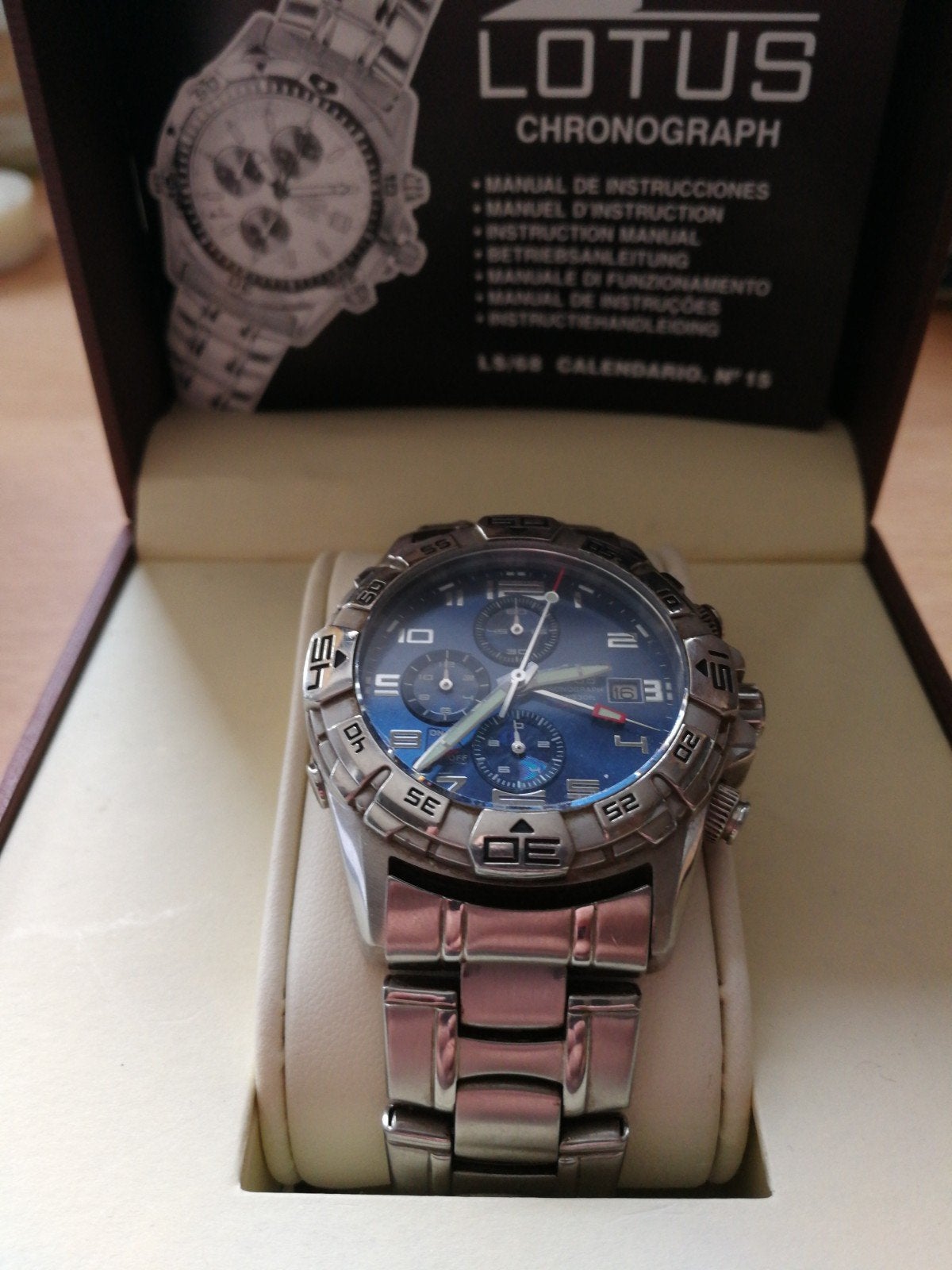 horloge Lotus, Enlèvement ou Envoi, Comme neuf, Montre-bracelet