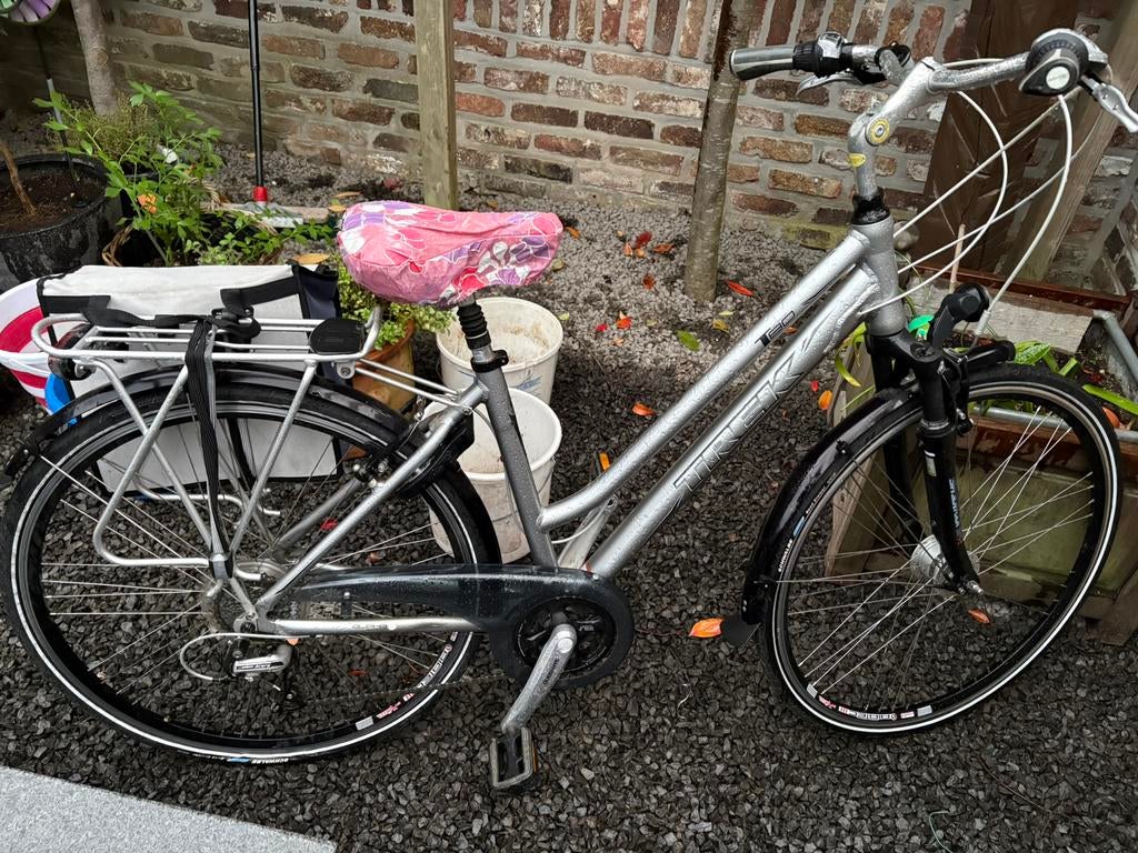 Dames fiets trek t80, Fietsen en Brommers, Ophalen, Zo goed als nieuw, Versnellingen