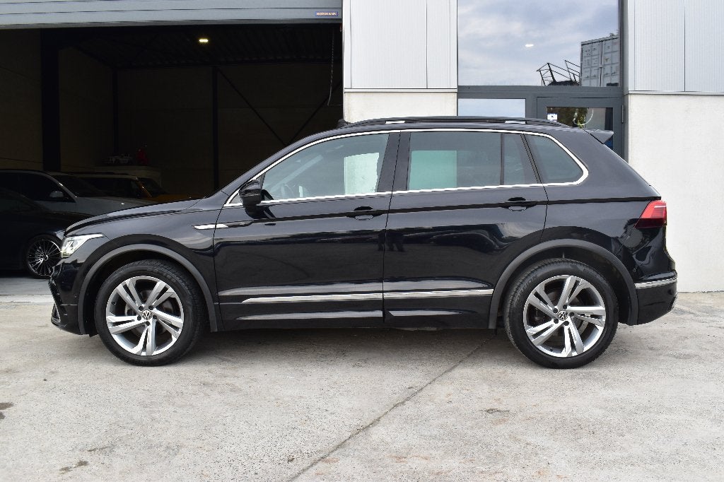 Volkswagen Tiguan 2.0 TDi 150 DSG R-Line *TVA* Pano, 4 cilinders, Zwart, Leder, 5 deurs