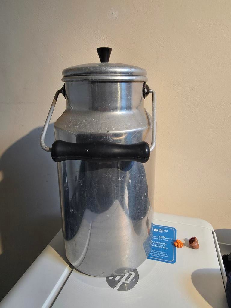 Petite cruche à lait en aluminium 2litres, Enlèvement ou Envoi, Comme neuf, Aluminium, Autres types