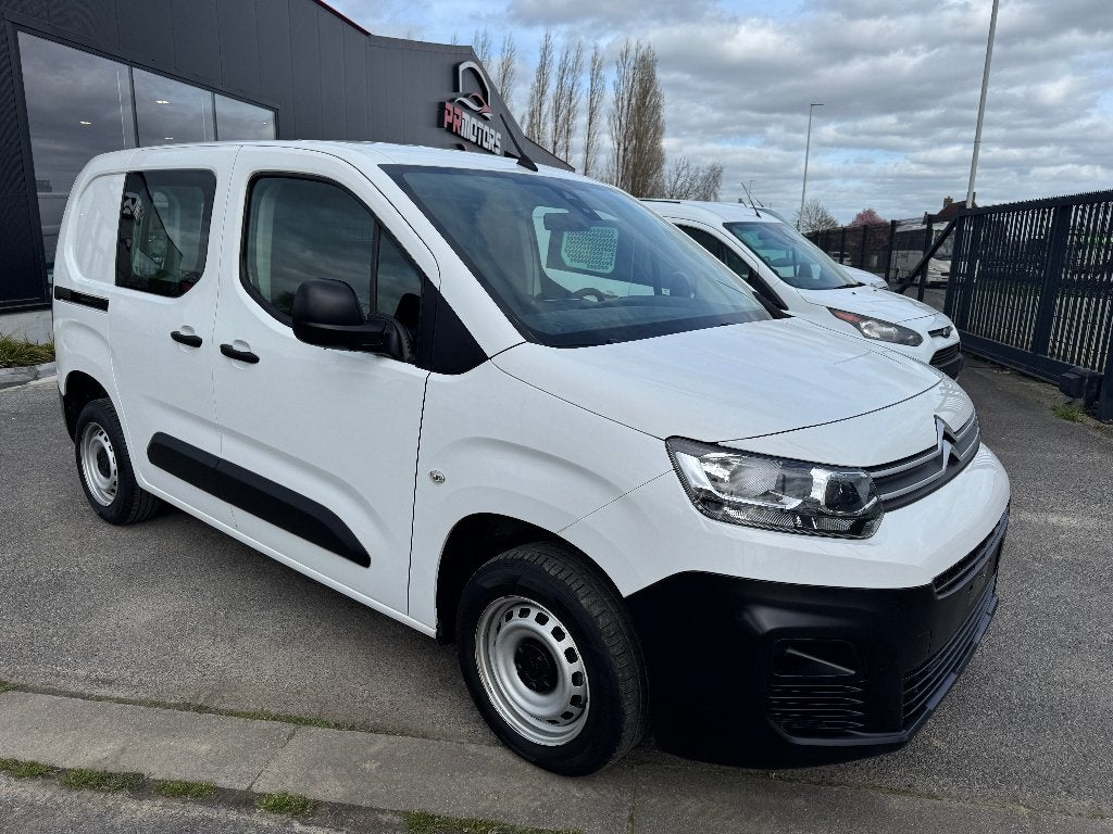 Citroen Berlingo 1.2 benzine airco pdc cruise ohboek 1st eig, Auto's, Bestelwagens en Lichte vracht, Voorwielaandrijving, Dealer onderhouden