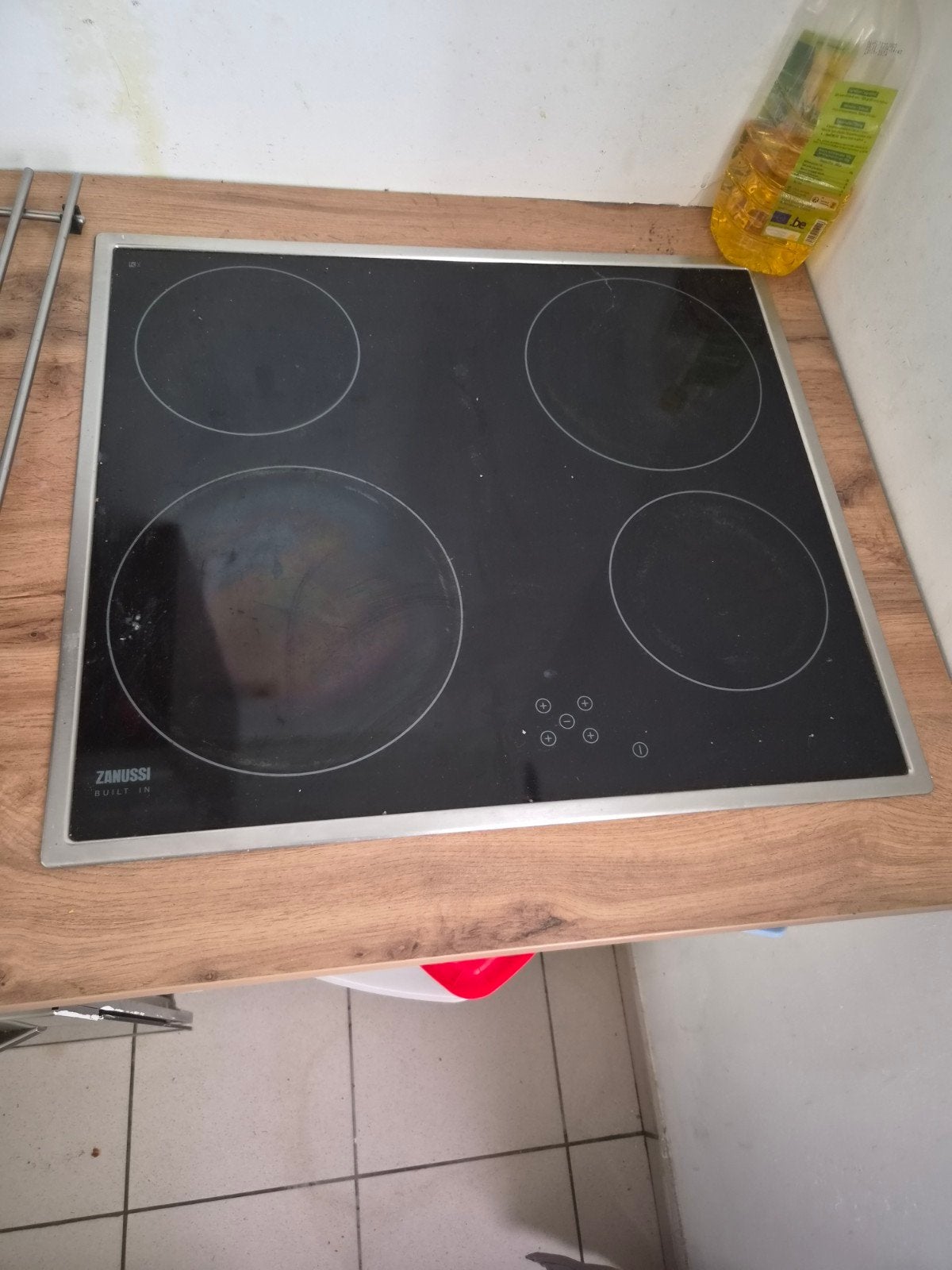 plaque induction, Electroménager, 4 zones de cuisson, Encastré, Enlèvement, Utilisé