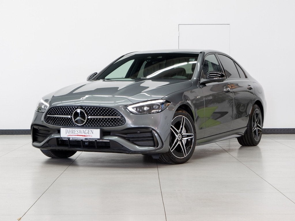 Mercedes-Benz C 300 e AMG Night Massage Burmester Distronic+, Auto's, Automaat, 4 deurs, Achterwielaandrijving, Gebruikt