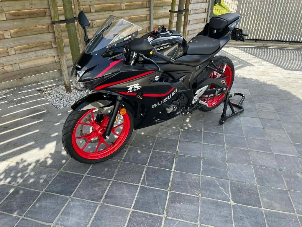 Suzuki GSX-R125 **1035KM** 4/2024 **nieuwe staat !!**, Motos, Motos | Suzuki, Entreprise, Jusqu'à 11 kW, Permis Moto A1 minimum