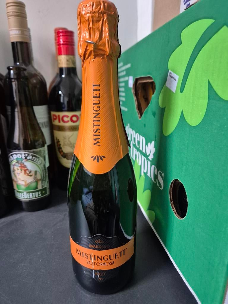 Mistinguett cava, Verzenden
