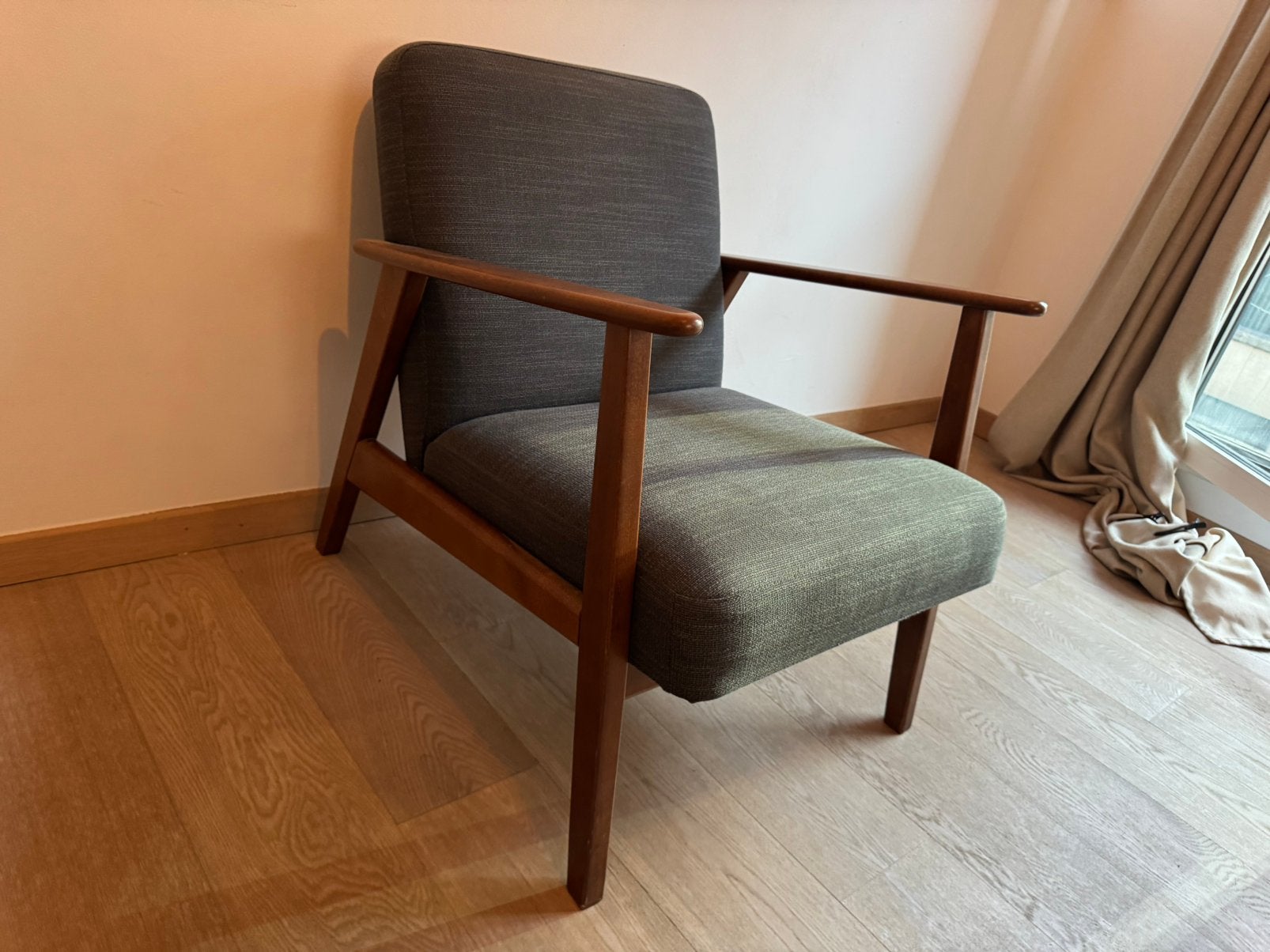 Fauteuil IKEA EKENÄSET en bois gris du milieu du siècle, 75 à 100 cm, Mid-century / Scandinavisch, Bois, Enlèvement