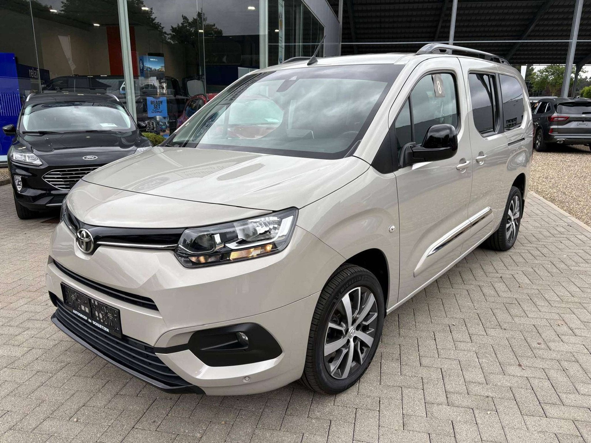 Toyota ProAce MPV LWB 1.5 DIESEL 7-PLAATSEN (bj 2023), Stof, Gebruikt, Euro 6, 1350 kg