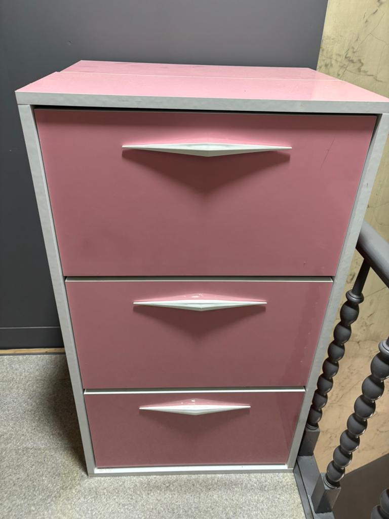 2 armoire a chaussures rose 3 tiroirs, Maison & Meubles, Armoires | Commodes, Enlèvement, Comme neuf