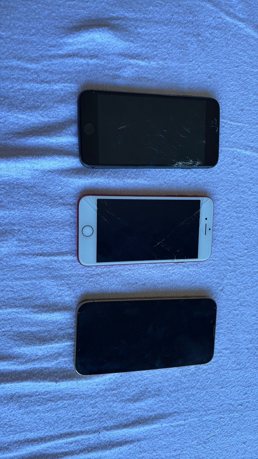 Kapotte iPhone 7, 8 & 13 Pro – voor onderdelen, Telecommunicatie, Mobiele telefoons | Toebehoren en Onderdelen, Ophalen of Verzenden