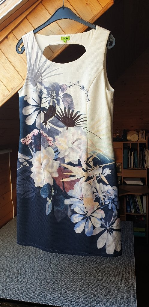 Kleedjes Kdesign , maat L, Kleding | Dames, Jurken, Maat 42/44 (L), Ophalen of Verzenden, Zo goed als nieuw, Knielengte