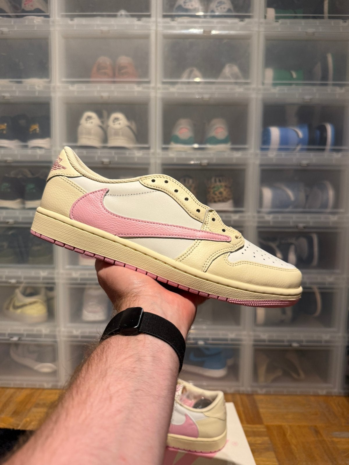 Nike air jordan 1 low x Travis scott shy pink US10, Enlèvement ou Envoi, Neuf, Baskets