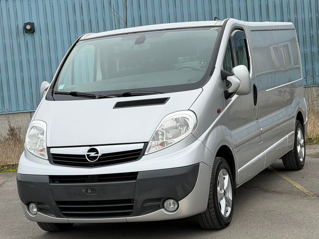 Opel Vivaro 2.0 Cdti/Automaat - Airco - BTW, Auto's, Bestelwagens en Lichte vracht, Bedrijf, Te koop, ABS, Airbags, Airconditioning