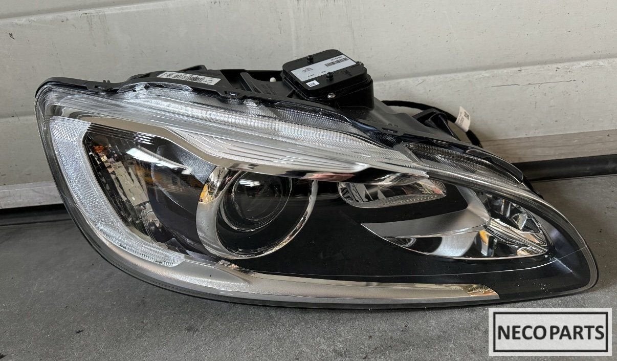VOLVO V60 XENON KOPLAMP ORIGINEEL 31698819 ALLES LEVERBAAR!!, -, -, -, Enlèvement ou Envoi