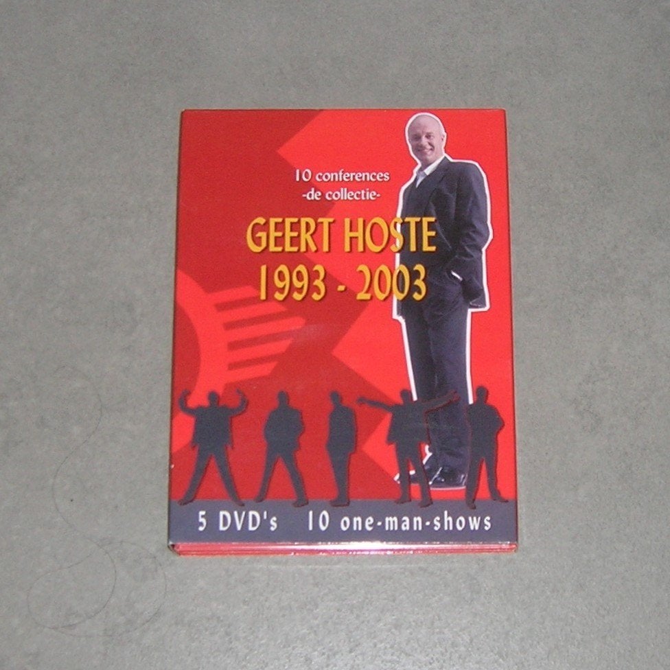 DVD Geert Hoste 1993 – 2003 De collectie en 10 op 10, Cd's en Dvd's, Dvd's | Cabaret en Sketches, Ophalen, Nederlands, Stand-up of Theatershow