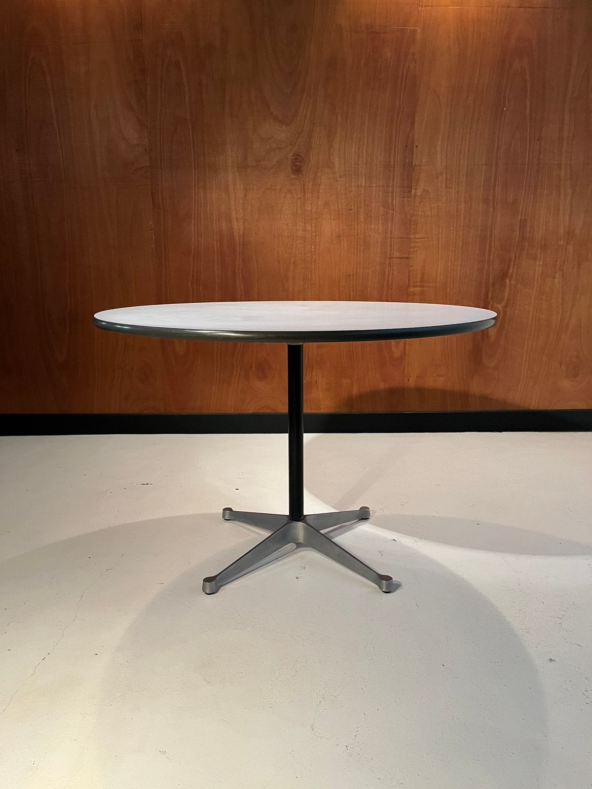 Table design Eames , Herman Miller 1970 - livraison gratuite, Maison & Meubles, Enlèvement, Utilisé