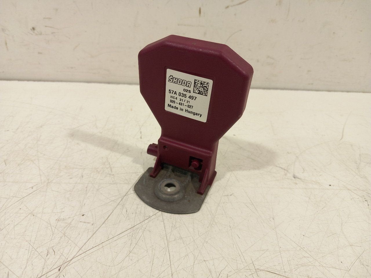 Antenne Skoda Karoq, Auto diversen, Autoradio's, Ophalen of Verzenden, Van der Ven Autorecycling B.V., Onderdelen@venauto.nl, Ettenseweg 76, 4706 PB Roosendaal, The Netherlands