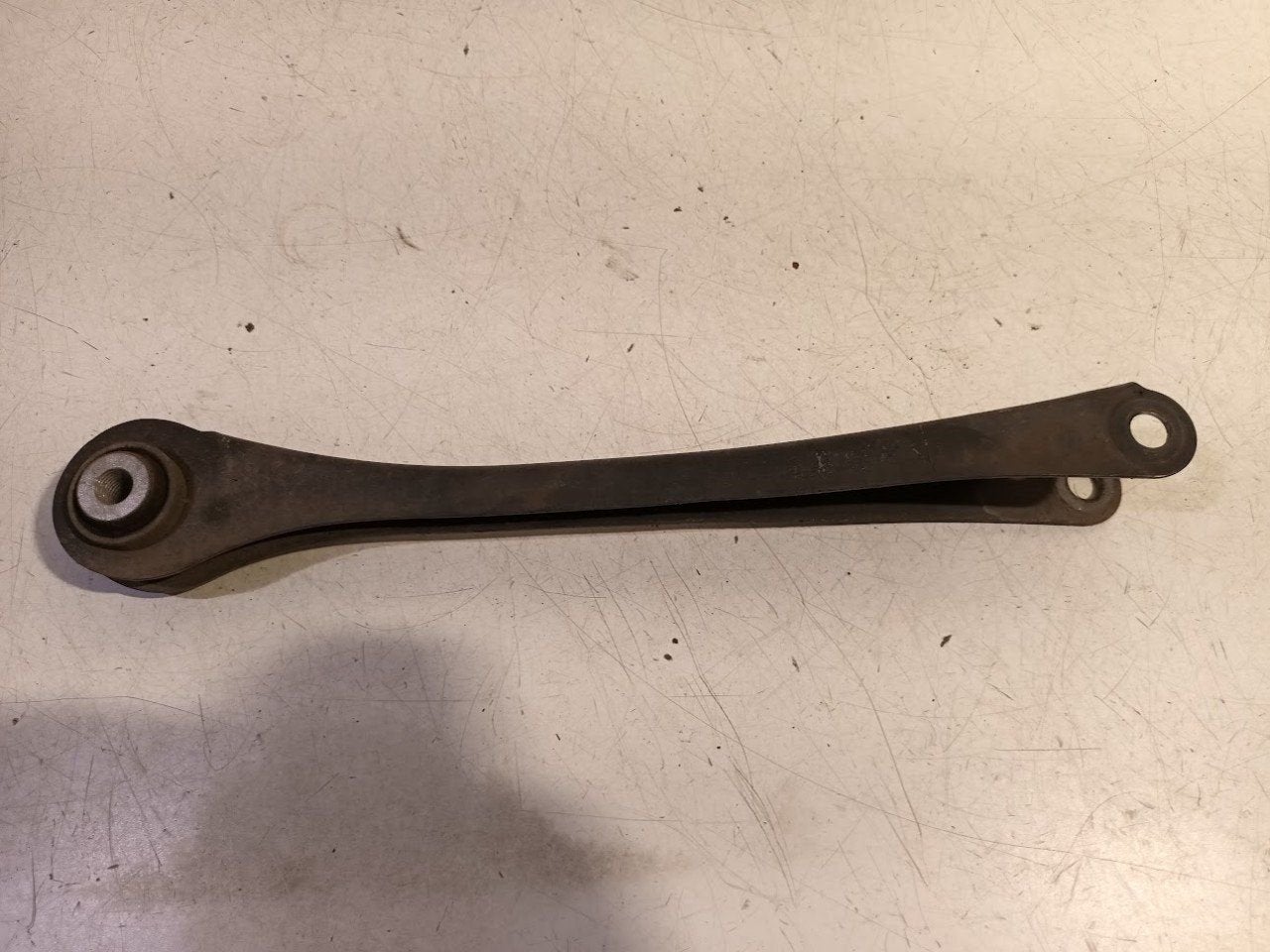 Draagarm links achter onder BMW 4 serie, BMW, Onderdelen@venauto.nl, Van der Ven Autorecycling B.V., Ettenseweg 76, 4706 PB Roosendaal, The Netherlands