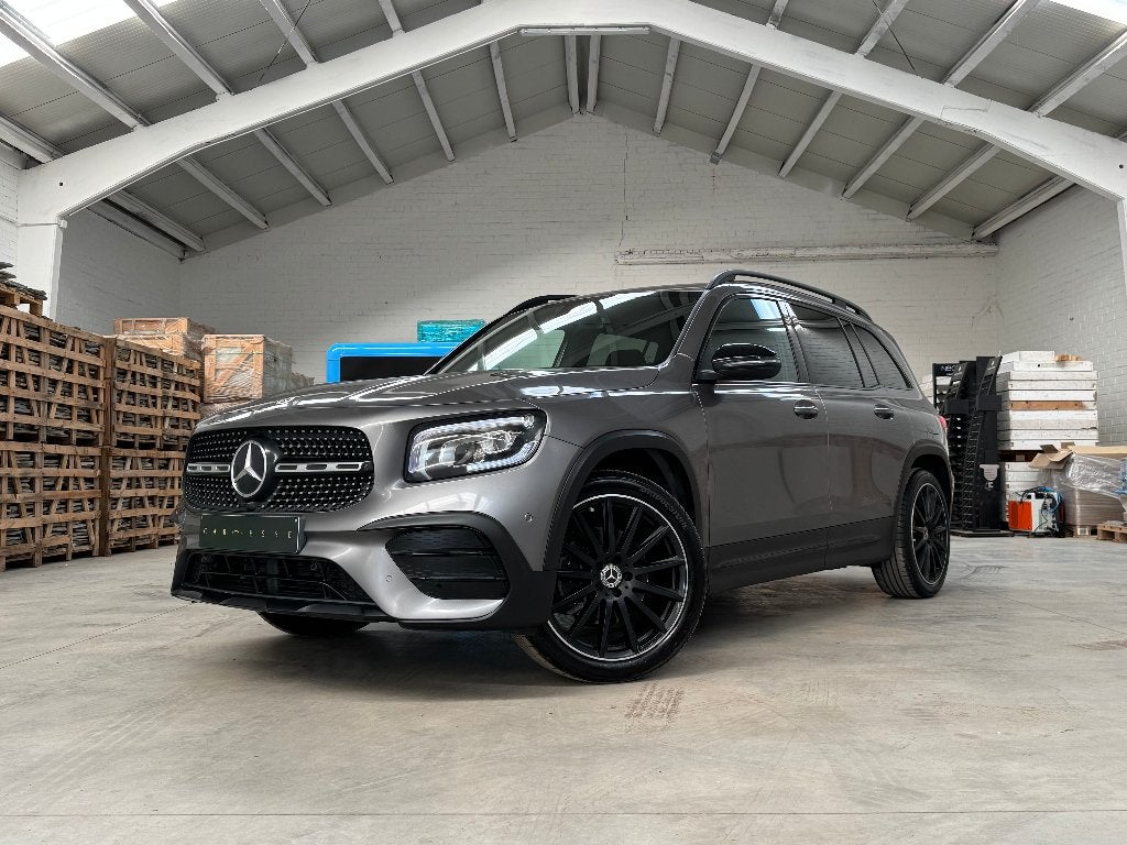 2023 Mercedes-Benz GLB180 AMG-Line 1ste eigenaar / OHB, Auto's, Dealer onderhouden, 4 cilinders, Alcantara, 5 zetels