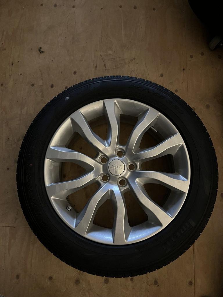 1x Range Rover Sport velg + Pirelli Scorpion band 255-55-20, Autos : Pièces & Accessoires, Pneus et Jantes, -, -, Enlèvement
