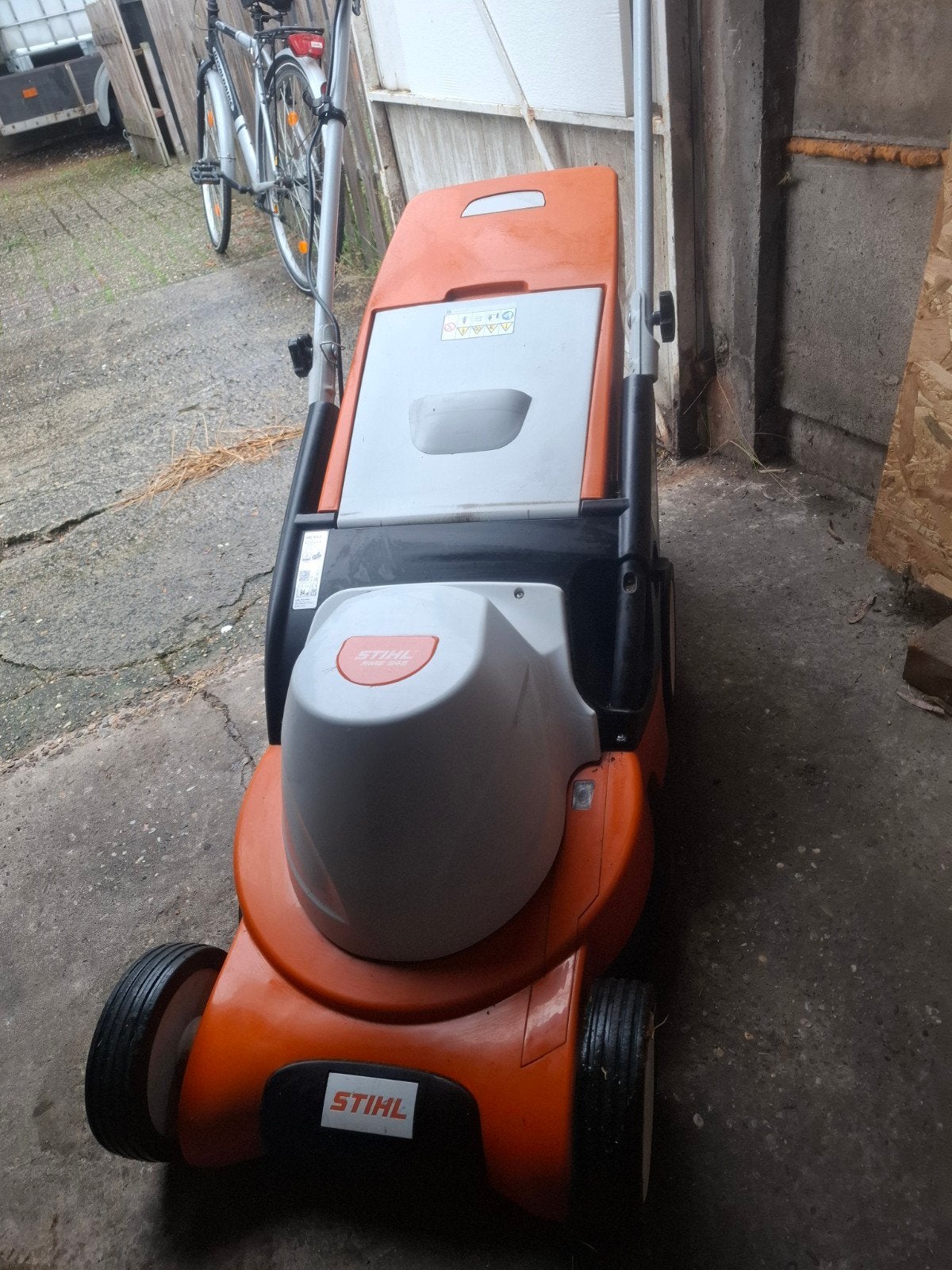 Grassmsaier stihl, Ophalen