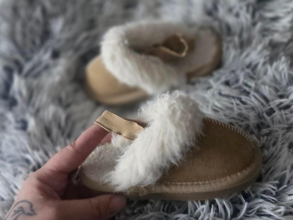 Pantoffels/sloffen kind maat 23, Ophalen