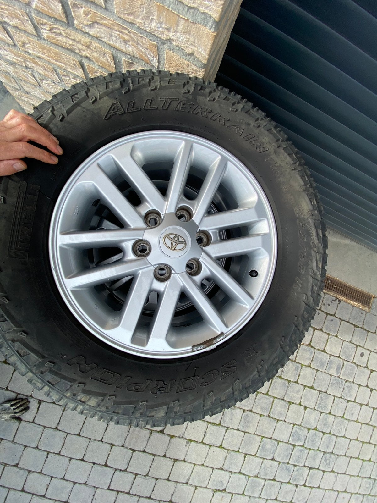 Toyota hilux atacama wielen set, Auto-onderdelen, Ophalen, Gebruikt, 265 mm, Banden en Velgen