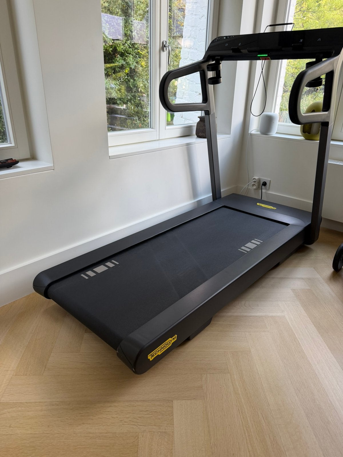 Tapis de course Technogym MyRun – Excellent état – 2.190 €, Sport en Fitness, Fitnessmaterialen, Ophalen, Zo goed als nieuw