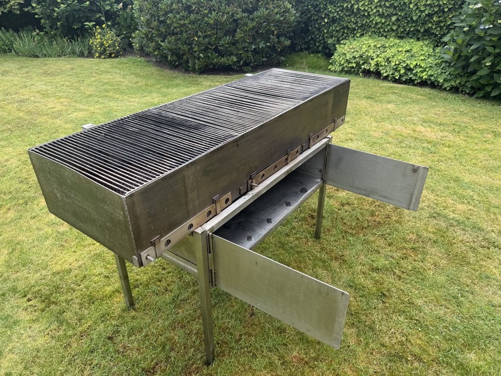 Robuuste handgelaste RVS BBQ met geïntegreerde oven, Ophalen, Gebruikt, BBQ