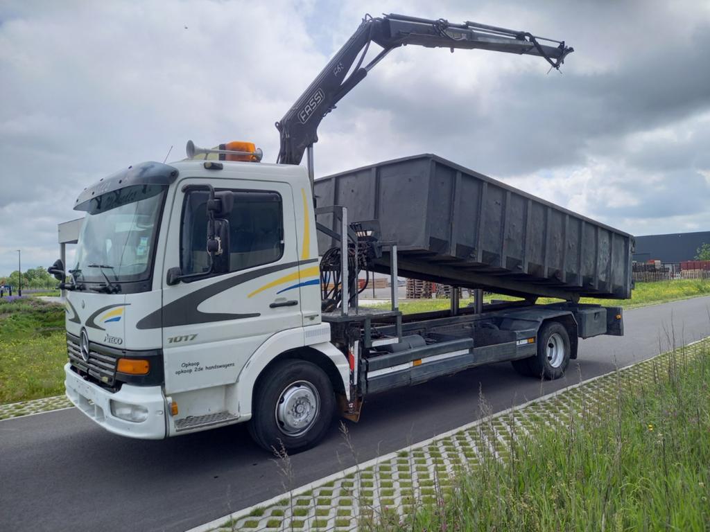 Mercedes atego 1017 kipper met kraan, Auto's, Particulier, Te koop