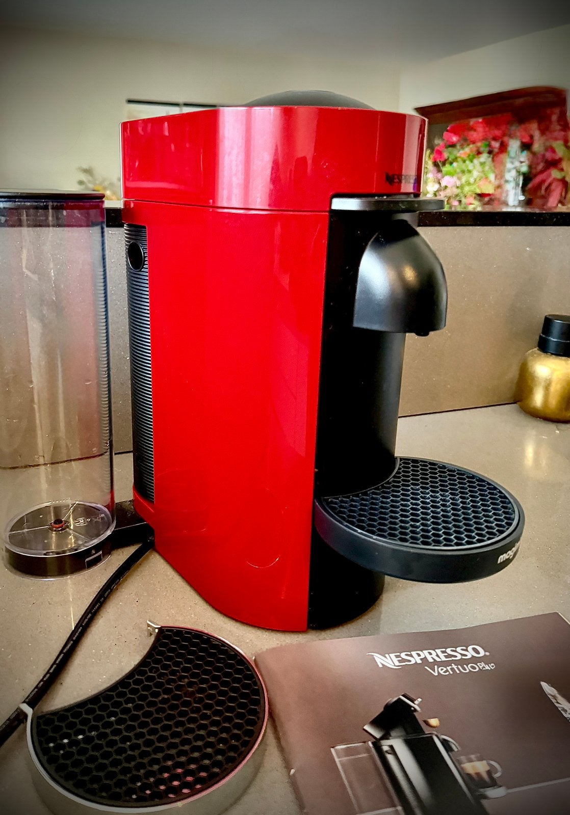Nespresso Vertuo plus capsulle machiene., Elektronische apparatuur, Koffiezetapparaten, Ophalen, Zo goed als nieuw, Koffiepads en cups