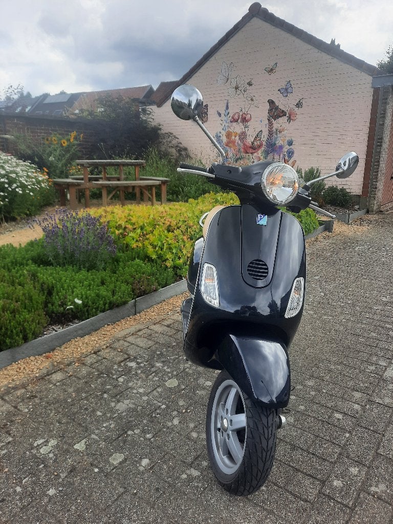 PIAGGIO VESPA LX50 2 TEMPS 2005 NOIR, Motos, Motos | Oldtimers & Ancêtres, Scooter, jusqu'à 11 kW, 1 cylindre, Automatique, Neuf