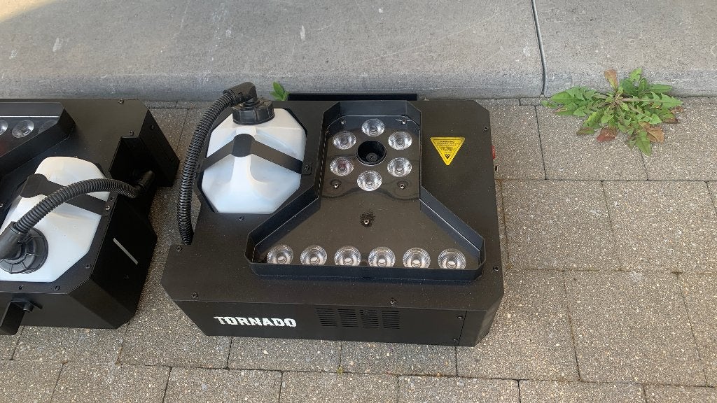 WF Effects Tornado 1500Watt verticaal (geyser) rookmachine, Ophalen, Gebruikt, Rookmachine