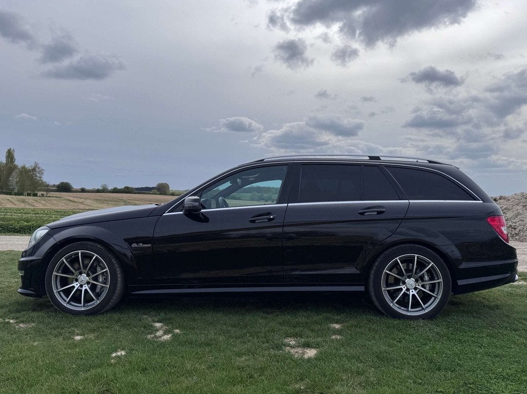 Mercedes-Benz C-Klasse 63 AMG C 63 AMG SPEEDSHIFT LICHTEVRAC, Cuir, Achat, 336 kW, Entreprise