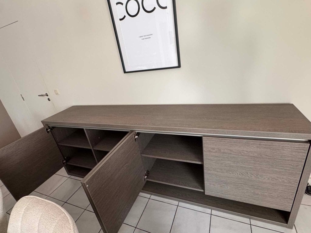 Dressoirkast met verlichting, Huis en Inrichting, Kasten | Buffetkasten, Ophalen, Met deur(en), Zo goed als nieuw, 200 cm of meer