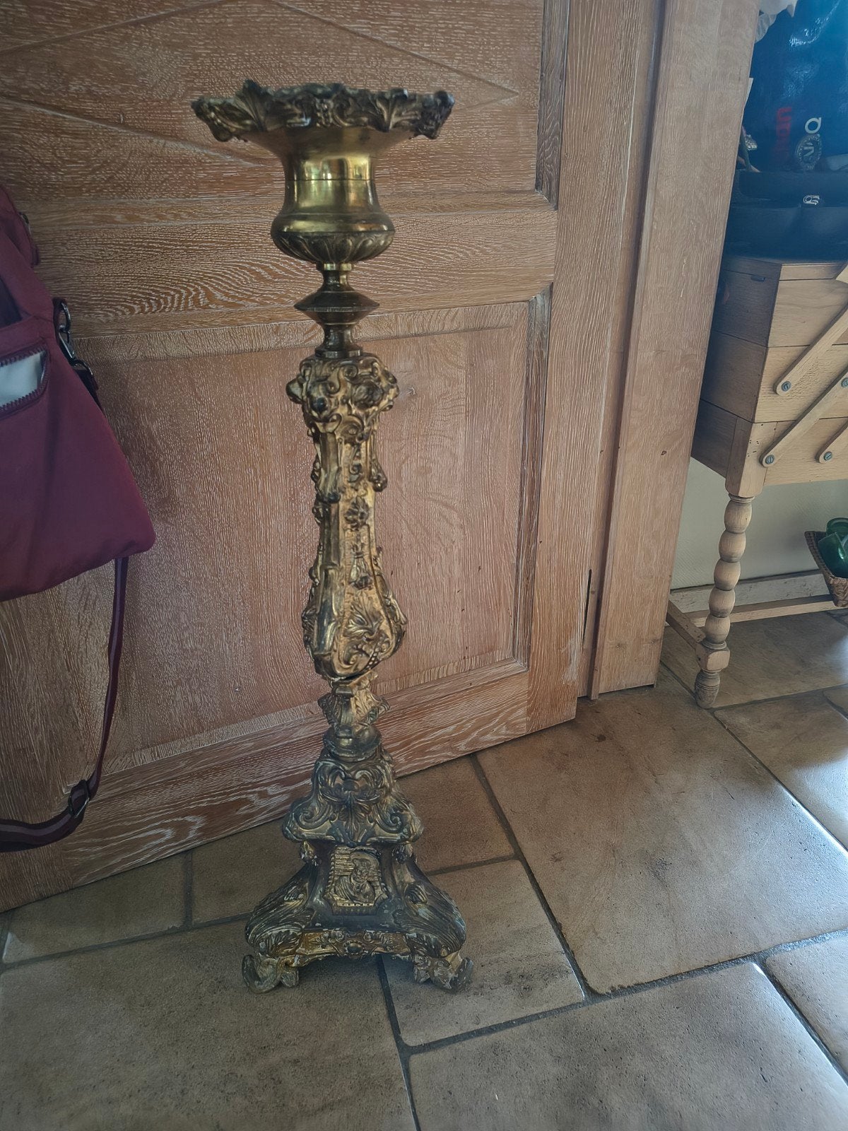 bougeoir d'église religieux en cuivre brocante 83 cm de haut, Enlèvement