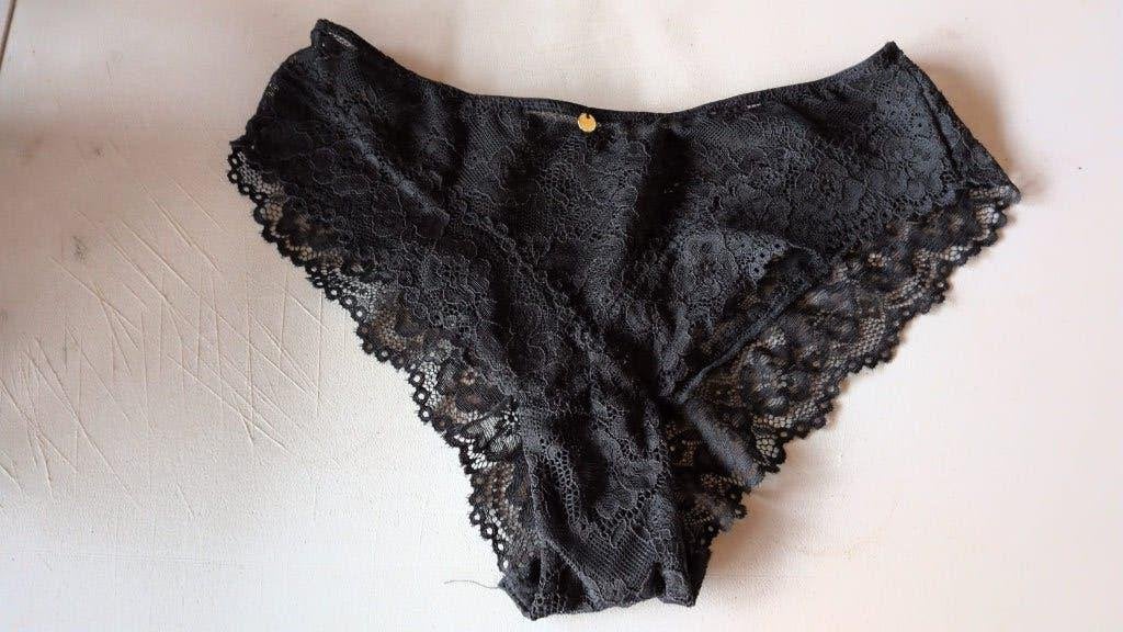 culotte noire en dentelle - 40 - 5€, Andere, Enlèvement ou Envoi, Noir, Slip