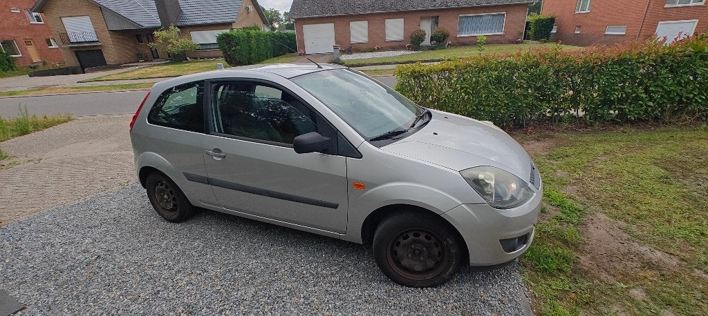 Ford Fiesta 1,3 L benzine 51 KW, Auto's, Handgeschakeld, Particulier, Fiësta, 3 deurs