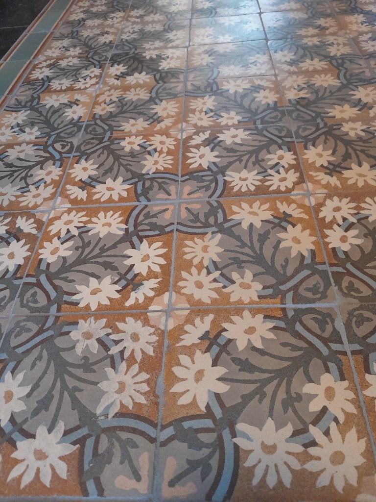 Carreaux Art Nouveau « Frères Boch » à motif de marguerites, Bricolage & Construction, Pierre ou Argile, Enlèvement, Utilisé, Dalles