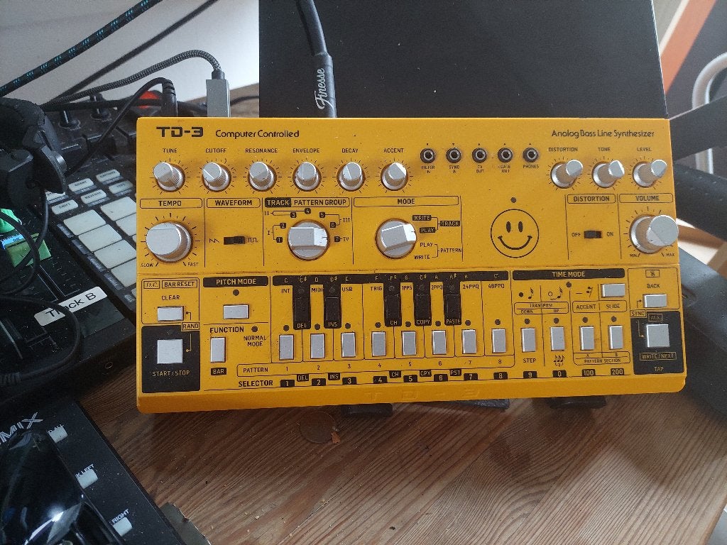 Behringer TD-3 Analog Synth, Ophalen, Zo goed als nieuw, Overige merken, Met midi-aansluiting