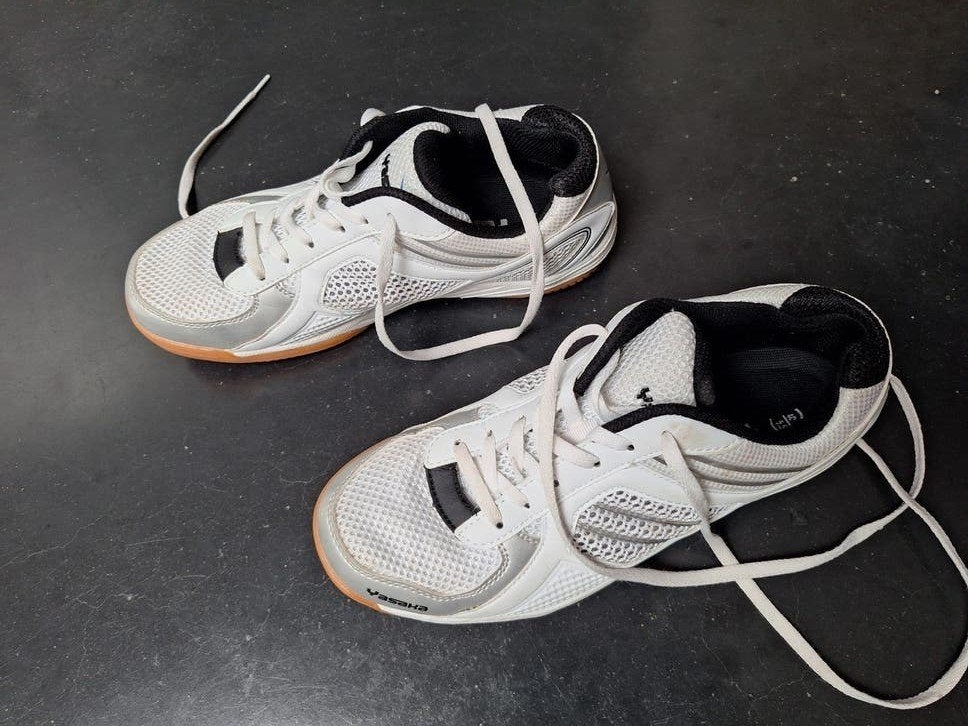 Tafeltennisschoenen maat 40, Kleding | Heren, Schoenen, Ophalen, Zo goed als nieuw, Yasaka, Wit