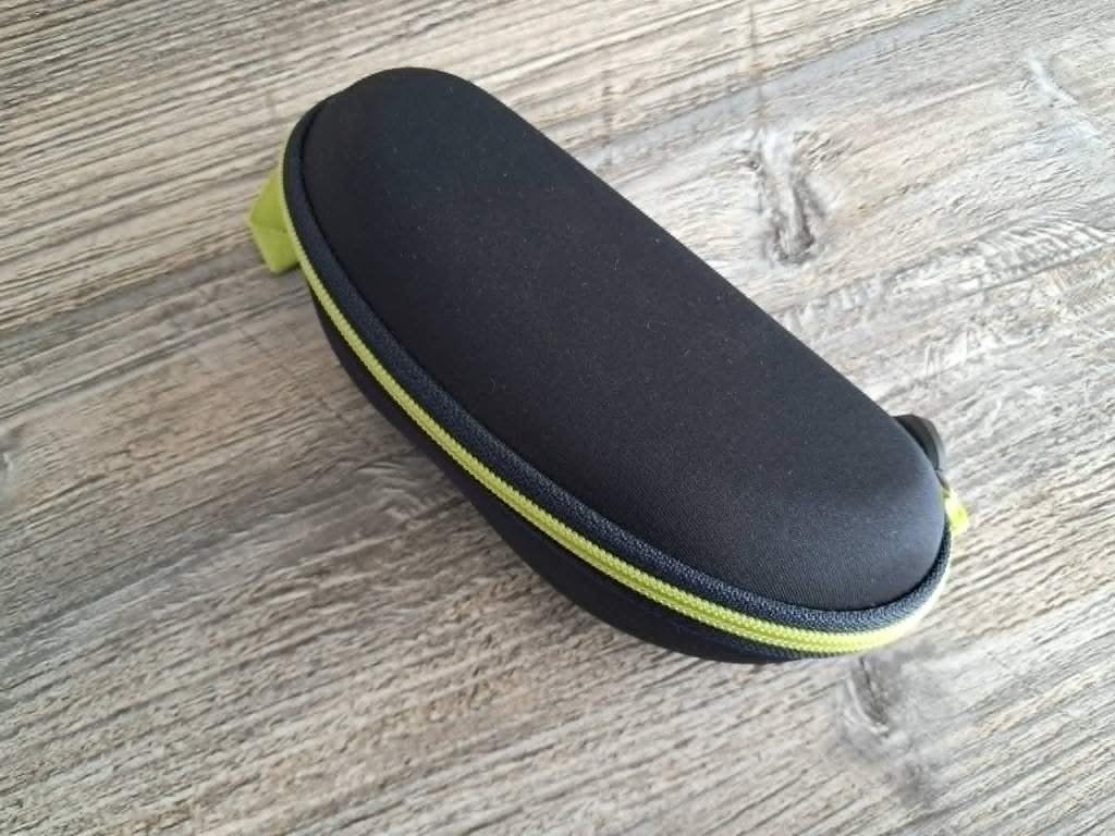Brillendoos voor kinderen Decathlon case 560 zwart-groen, Kinderen en Baby's, Kinderkleding | Overige, Ophalen of Verzenden, Zo goed als nieuw