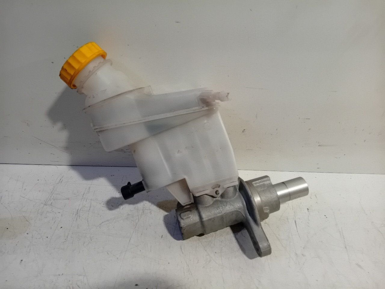 Hoofdrem cylinder Fiat 500X, Onderdelen@venauto.nl, Van der Ven Autorecycling B.V., Ettenseweg 76, 4706 PB Roosendaal, The Netherlands