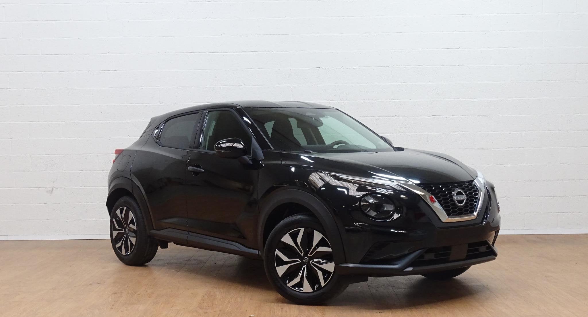 Nissan Juke 1.0 DIG-T Acenta automaat, Stof, Zwart, 5 zetels, 5 deurs
