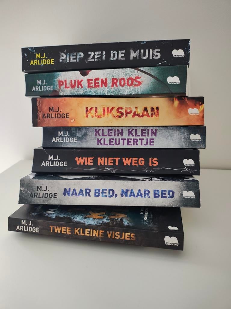 7 boeken van M.J. Arlidge, Boeken, Ophalen